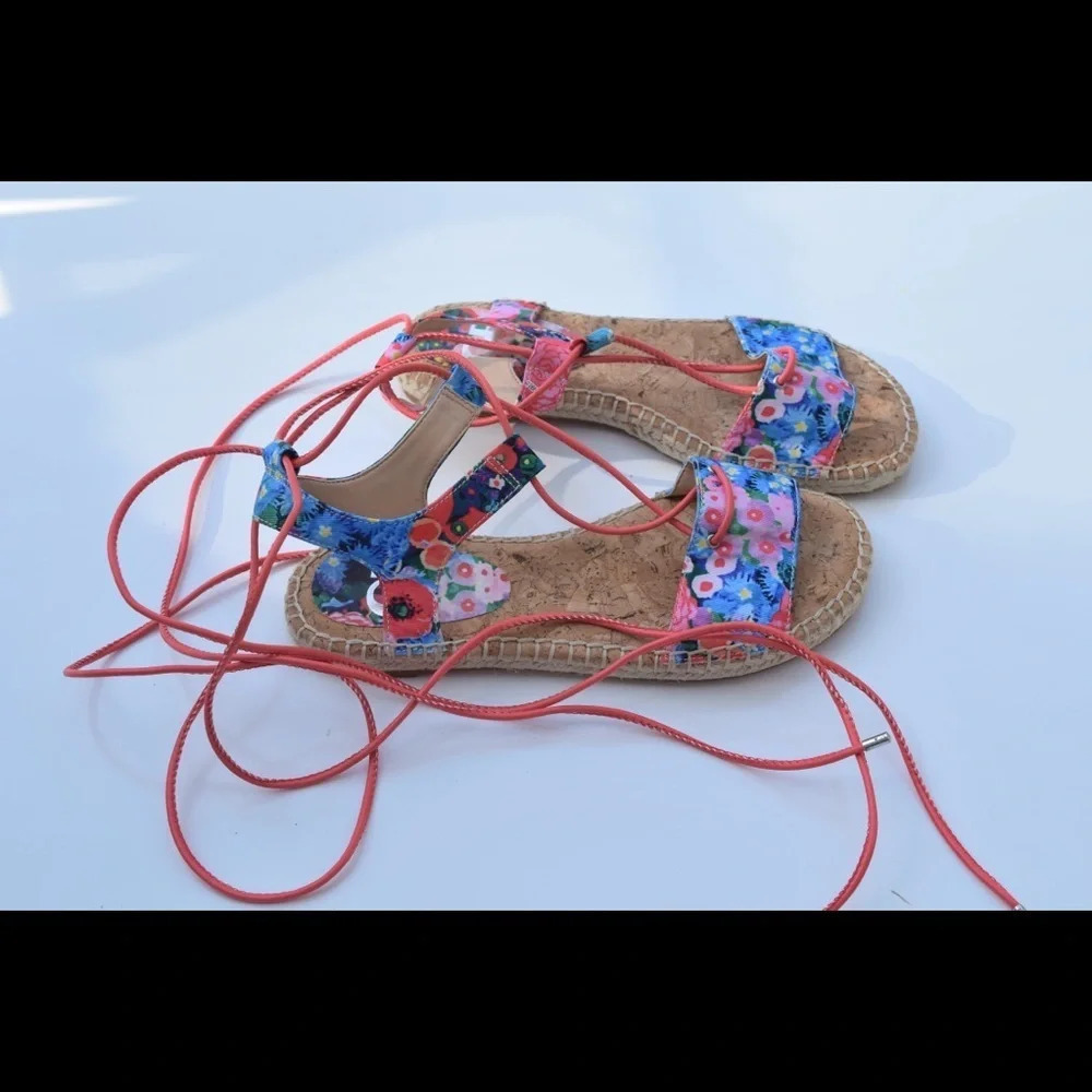 NWOT Gianni Bini Sandals